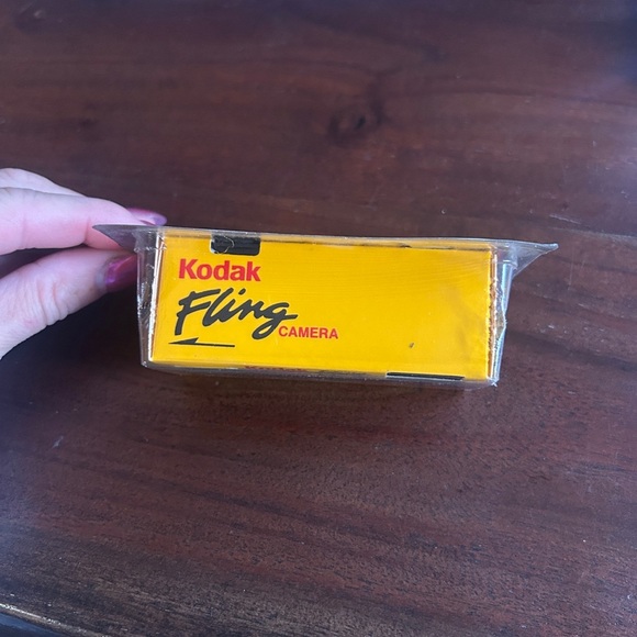 VINTAGE KODAK FLING CAMERA & FILM - Picture 2 of 5